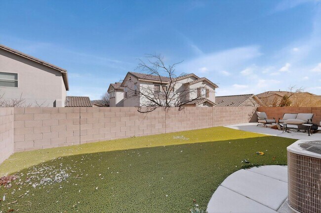 Building Photo - Montano Unser NW 3/4 bedroom 2/bath 2/Car garage