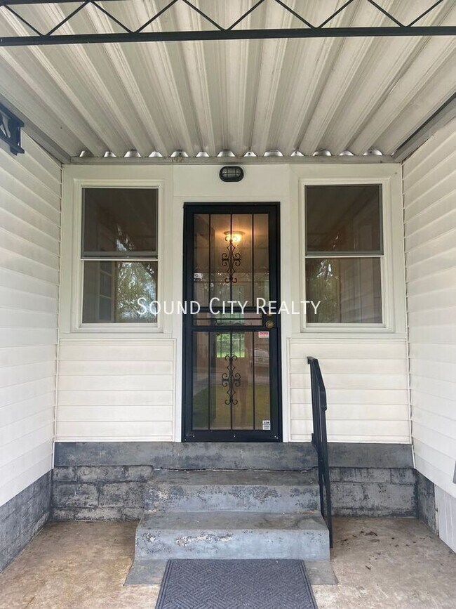 Building Photo - 265 Sunrise Ave