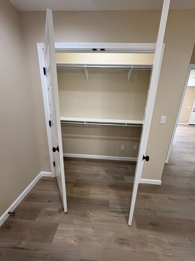 Building Photo - 1806 Teston Ln