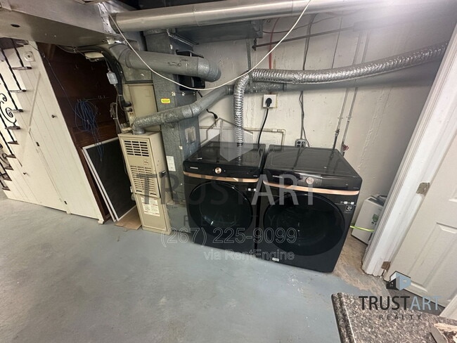 Building Photo - 5335 Cottage St