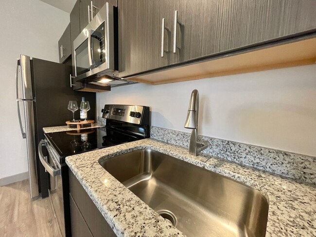 Building Photo - Emilia | 1 Bed 1 Bath | 647 sf