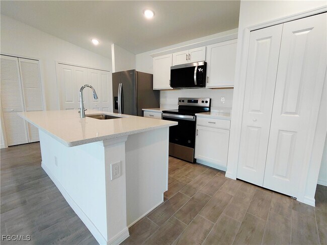 Building Photo - 909 NW 30th St