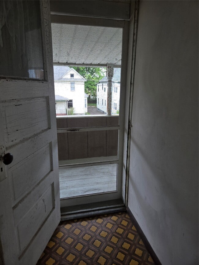 Building Photo - 219 Odell Ave