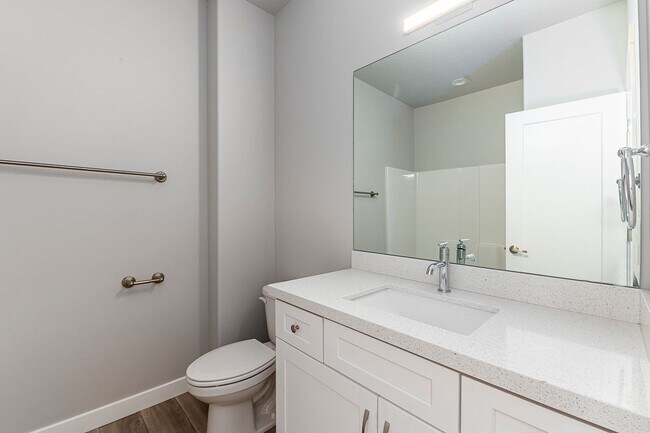 Building Photo - 712 E Zekes Ct