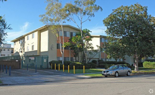 Building Photo - St Andrews Terrace