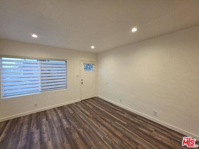 Building Photo - 2012 S Holt Ave