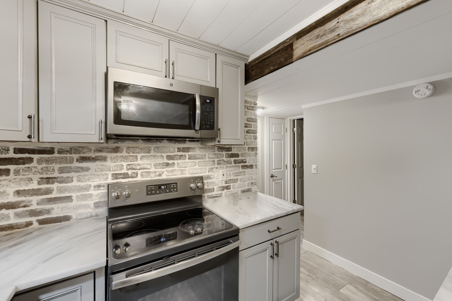 Building Photo - 1606 Cottonwood Dr