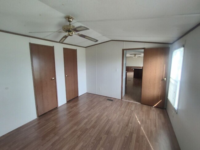 Building Photo - 452 Wetherington Landing Rd