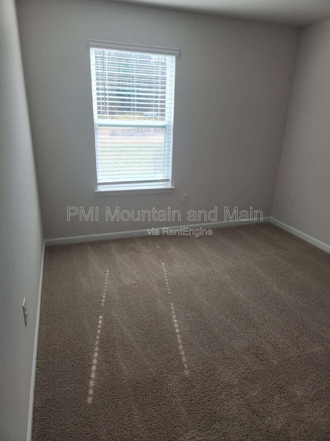 Building Photo - 92 Queen Vly Wy