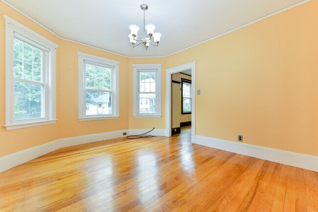 Building Photo - 652 South St