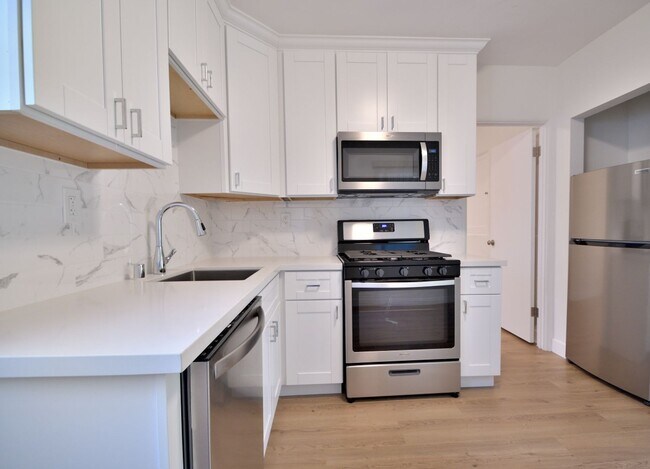 Building Photo - j421