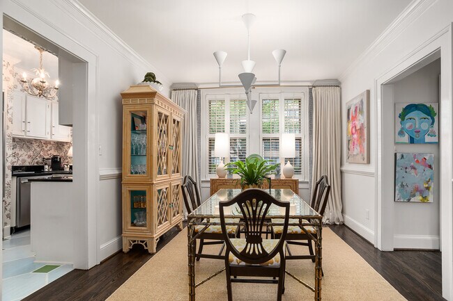 Building Photo - 2260 Peachtree Rd