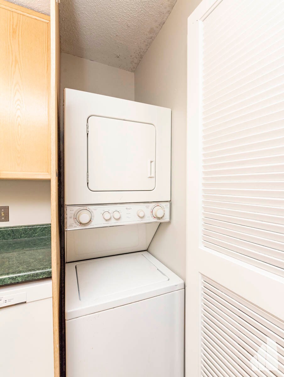 Building Photo - 195 N Harbor Dr