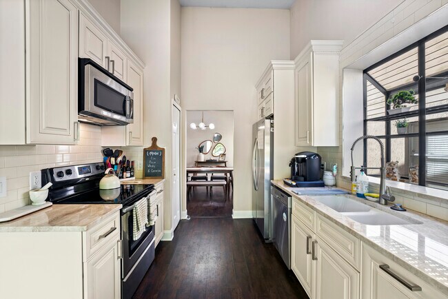 Building Photo - 3220 Tall Timber Dr