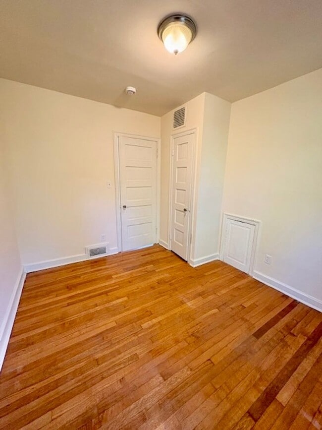 Building Photo - 4541 Fairfield Dr