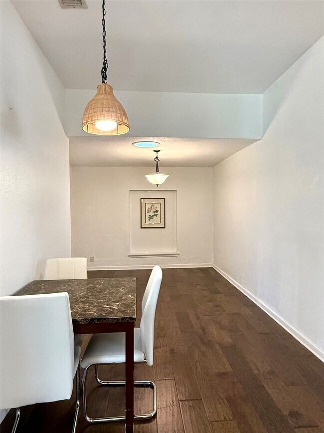 Building Photo - 13222 Pebblewalk Cir N