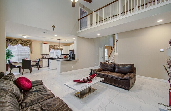 Building Photo - 12427 Shadycrest Dr