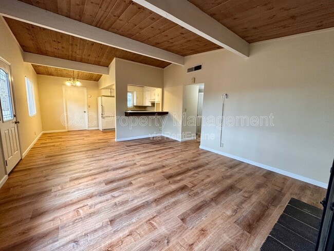 Building Photo - 3055 Redwood Dr