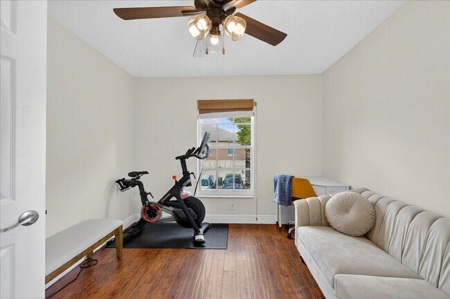 Building Photo - 3544 Lakewood Pl