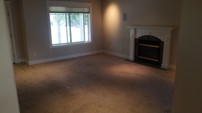 Building Photo - 3BD/2.5BA Harvest Creek Single Family Home