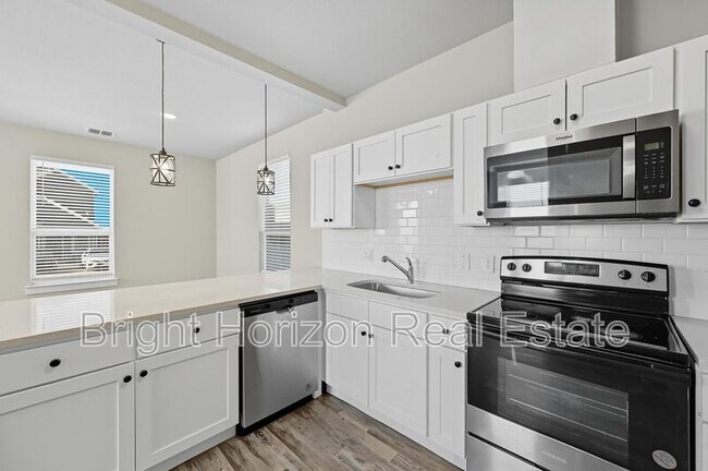 Building Photo - 3413 Valley Vista Dr