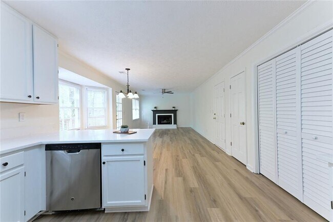 Building Photo - 2208 Heritage Trace Dr