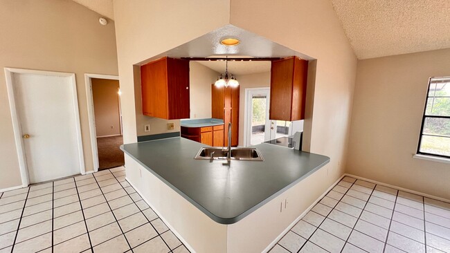 Building Photo - Lovely 3 bedroom, 2 bath in Deltona