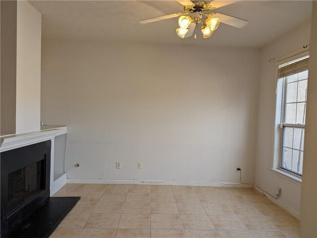 Building Photo - 158 Haven Oak Way