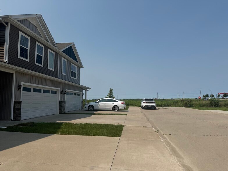 Building Photo - 2817 NW 35th Ln