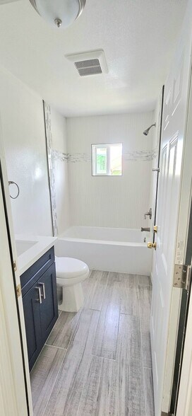 Building Photo - 25400 Sand Creek Trl
