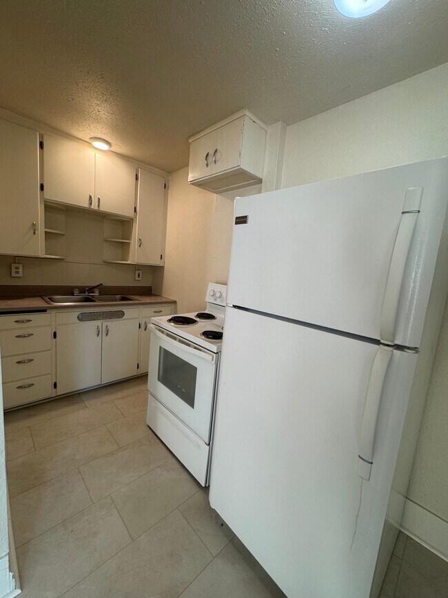 Building Photo - Stephens Properties 1301