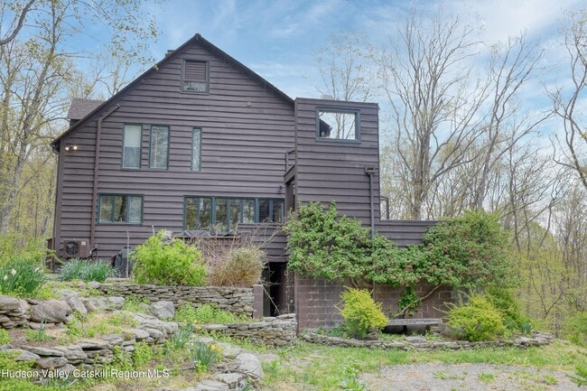 Building Photo - 26 Webster Rd