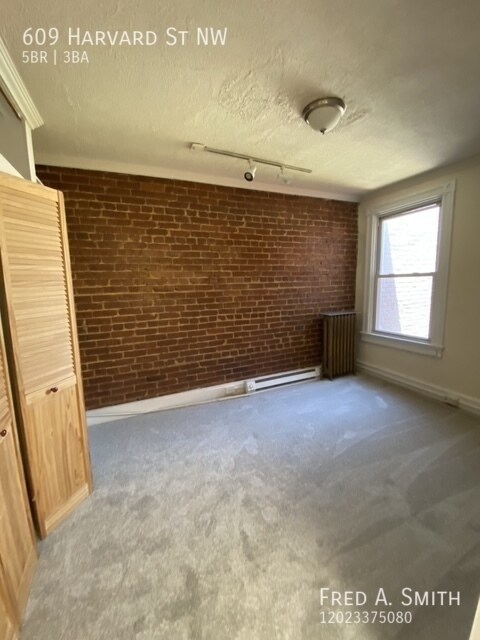 Building Photo - 5 Bedroom Townhouse Next To Howard Univers...