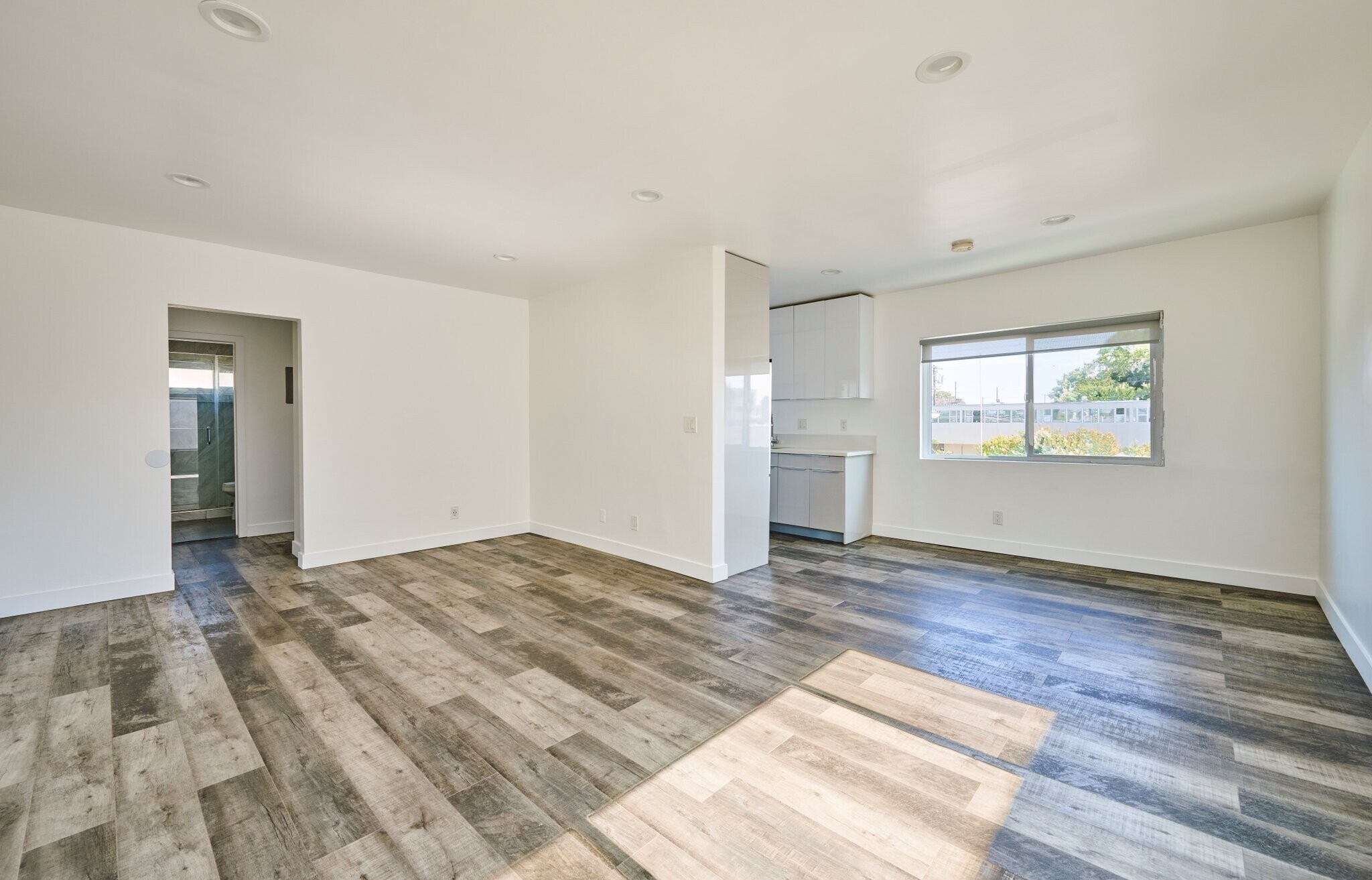 Building Photo - 1333 W 36th Pl