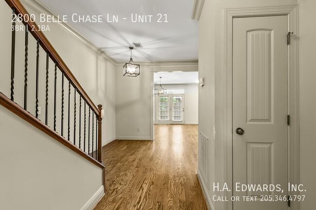 Building Photo - 2800 Belle Chase Ln