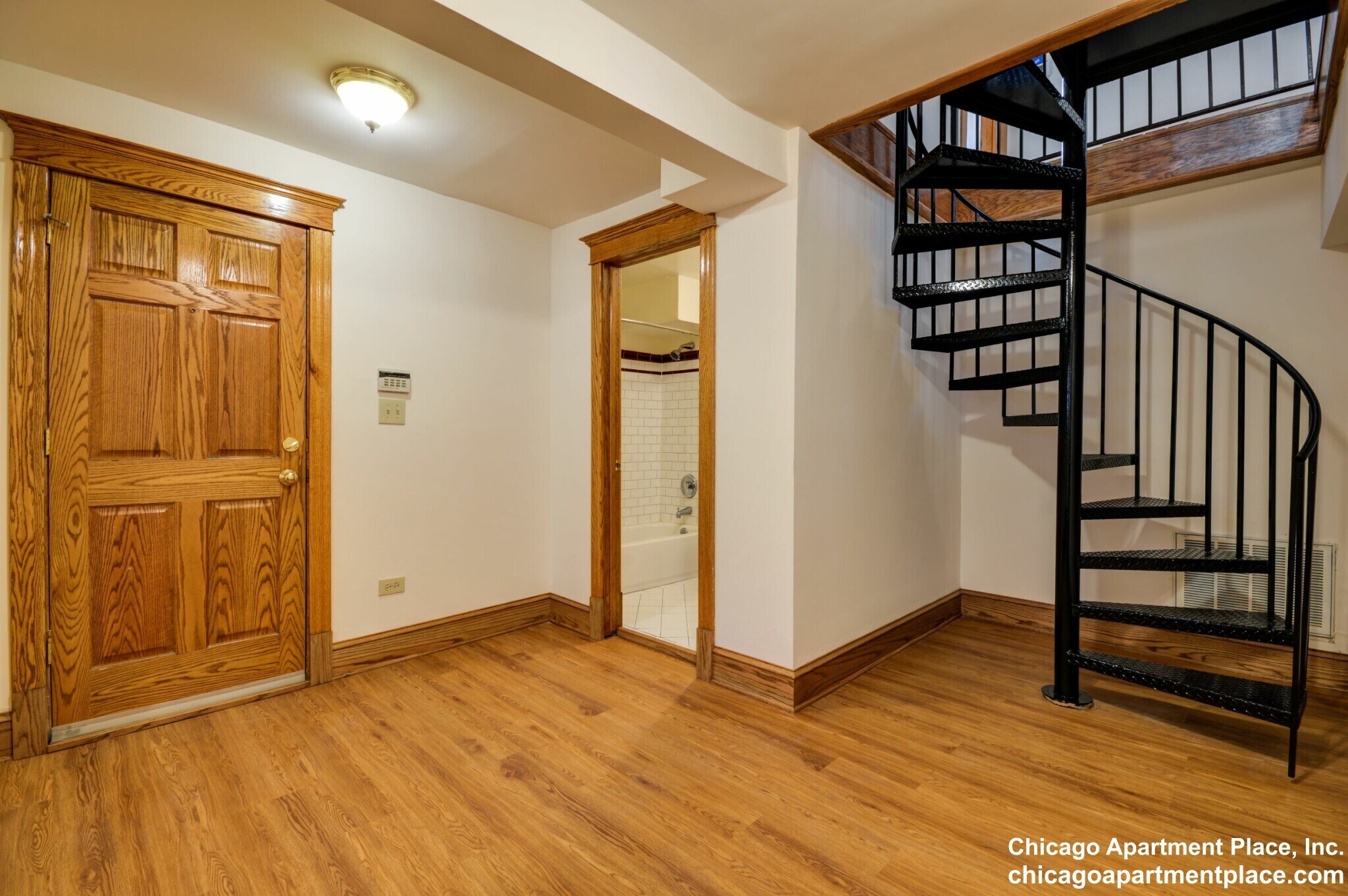 Building Photo - 3914 N Greenview Ave