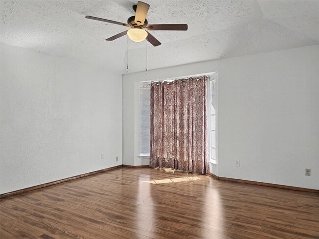 Building Photo - 15223 Peachmeadow Ln