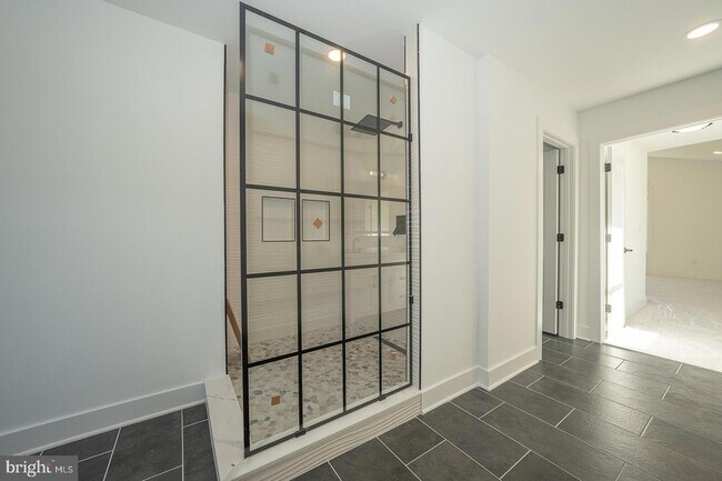 Building Photo - 2627 County Line Rd