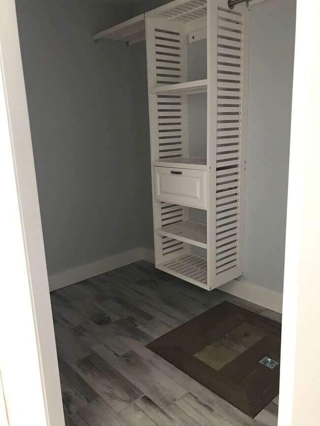 Building Photo - Beautiful 3-Bedroom Home with Modern Upgra...