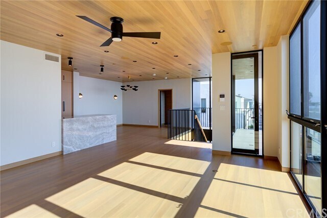 Building Photo - 1612 Ocean Dr