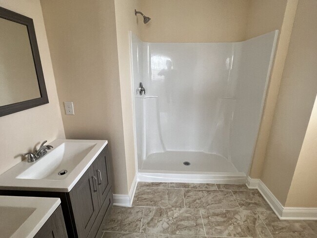 Building Photo - Stunning, Modern 4-Bed / 2.5-Bath Home for...