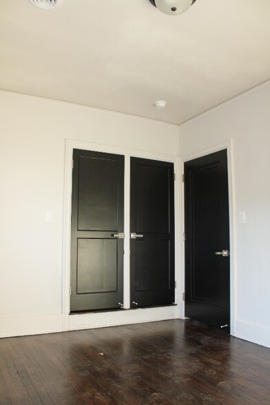 Building Photo - 2506 W Euclid St