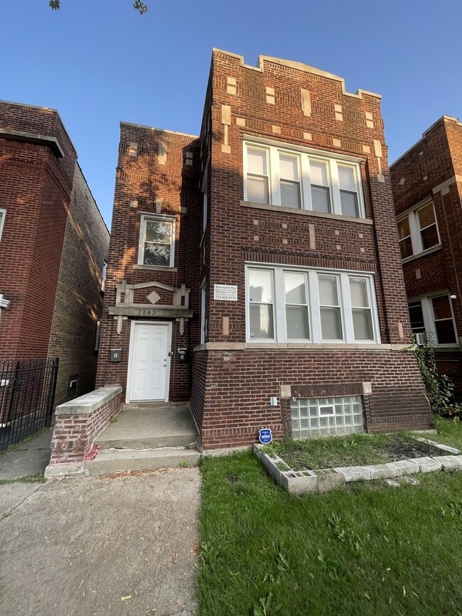 Primary Photo - 7843 S Cregier Ave