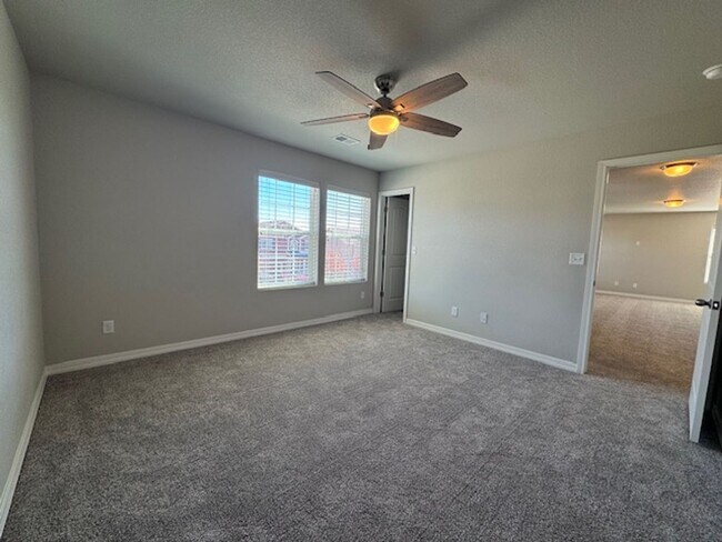 Building Photo - Nearly New 3-Bedroom Home in Beautiful Mon...