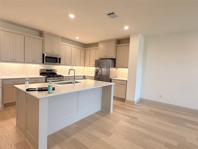 Building Photo - 1006 Stockton Dr