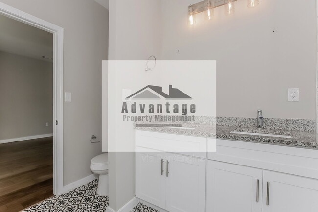 Building Photo - 1536 Montreat Ave SW