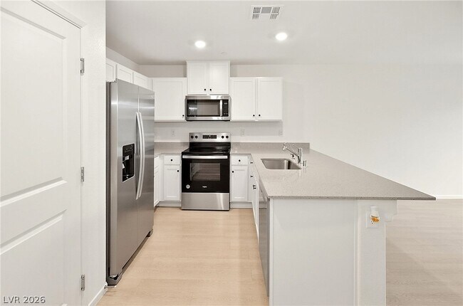 Building Photo - 10923 Heatherford Ave