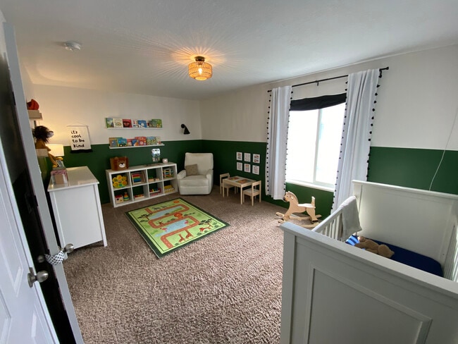 Building Photo - 486 Pheasant Ridge Dr