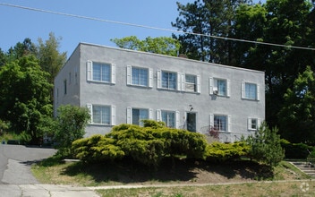 Building Photo - 901 South Lincoln