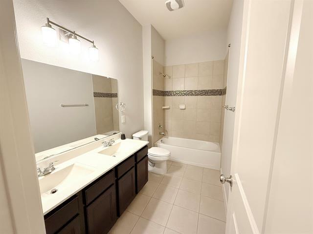 Building Photo - 10801 Sexton Dr